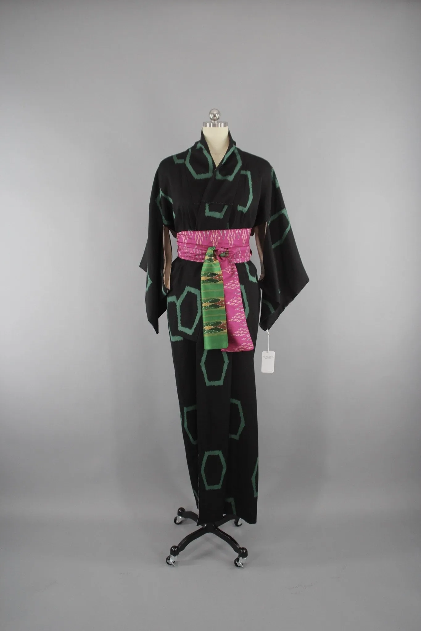 1940s Vintage Silk Kimono Robe in Black and Green Geometric Print