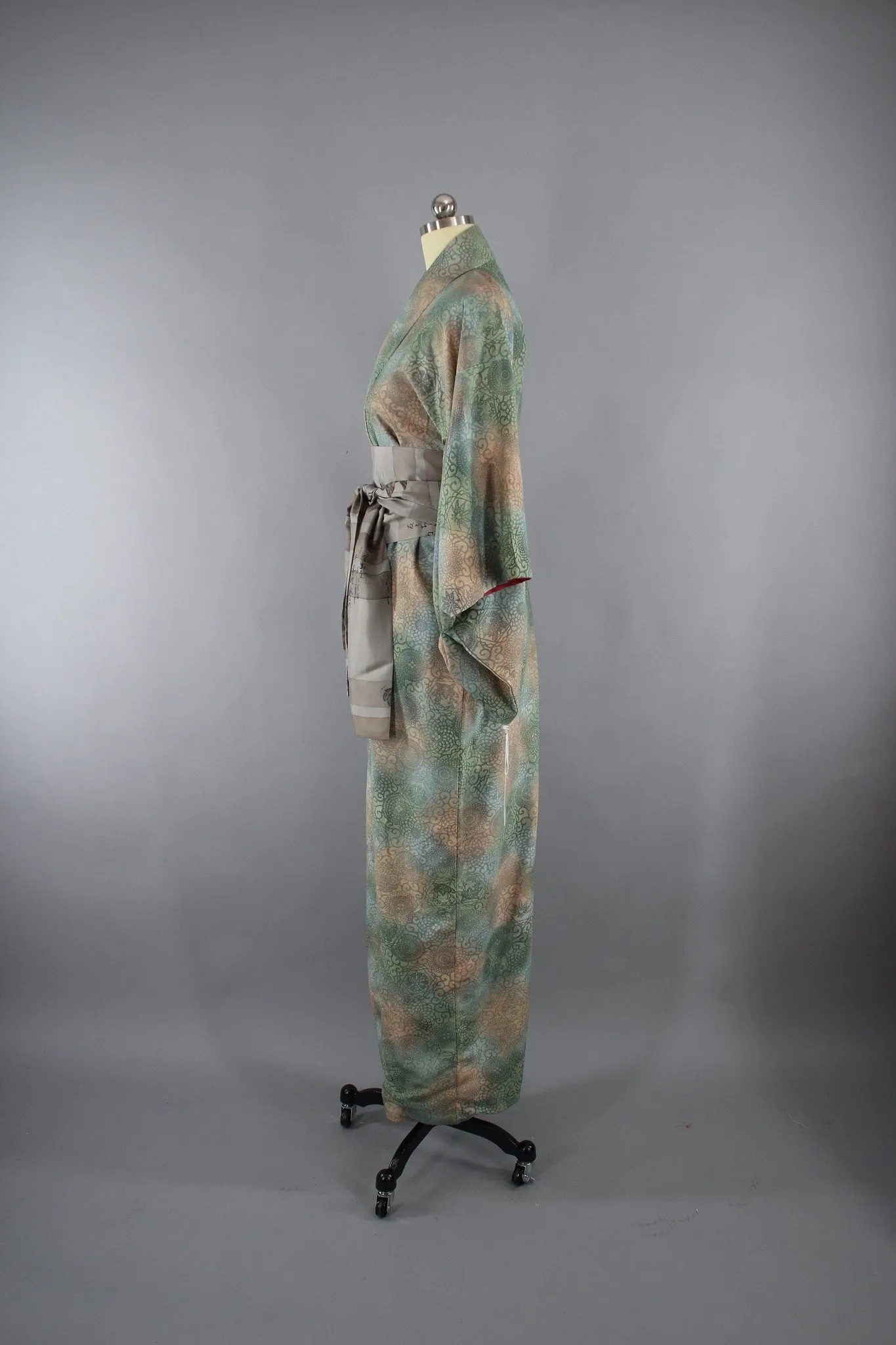 1950s Vintage Silk Kimono Robe in Green Ombre Damask