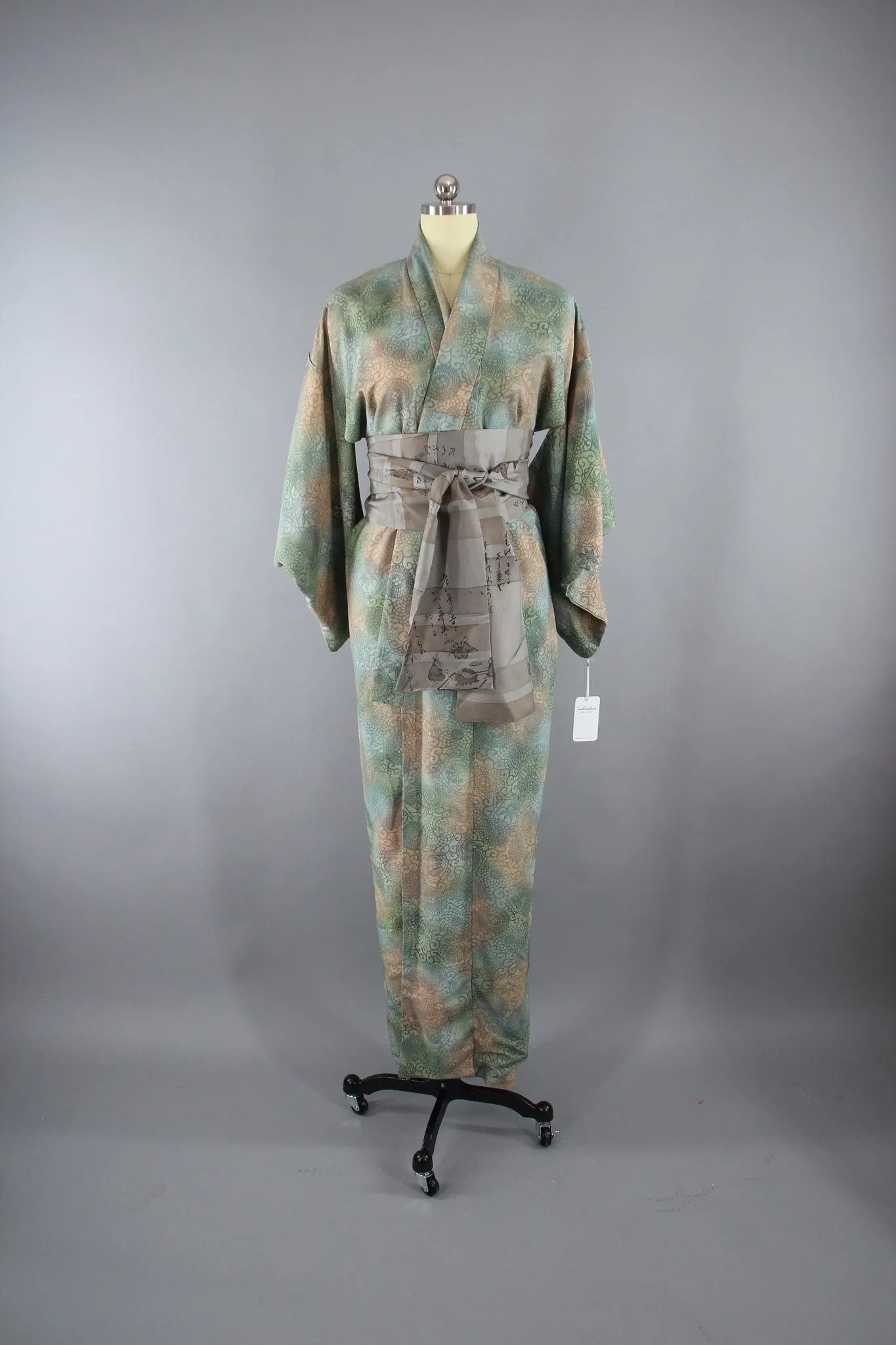 1950s Vintage Silk Kimono Robe in Green Ombre Damask