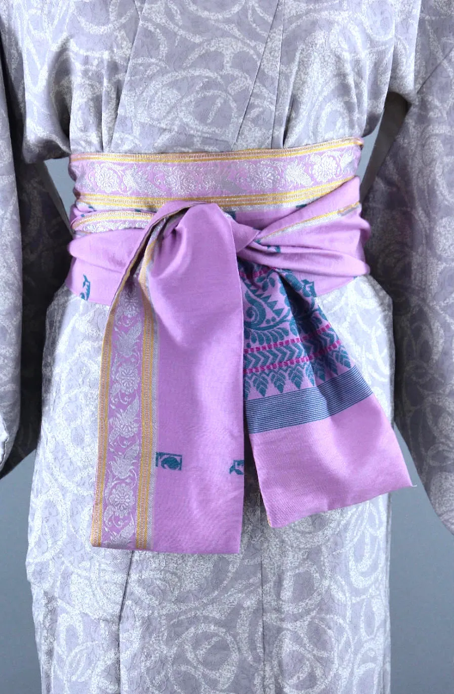 1950s Vintage Silk Kimono Robe / Lavender Purple & White Damask