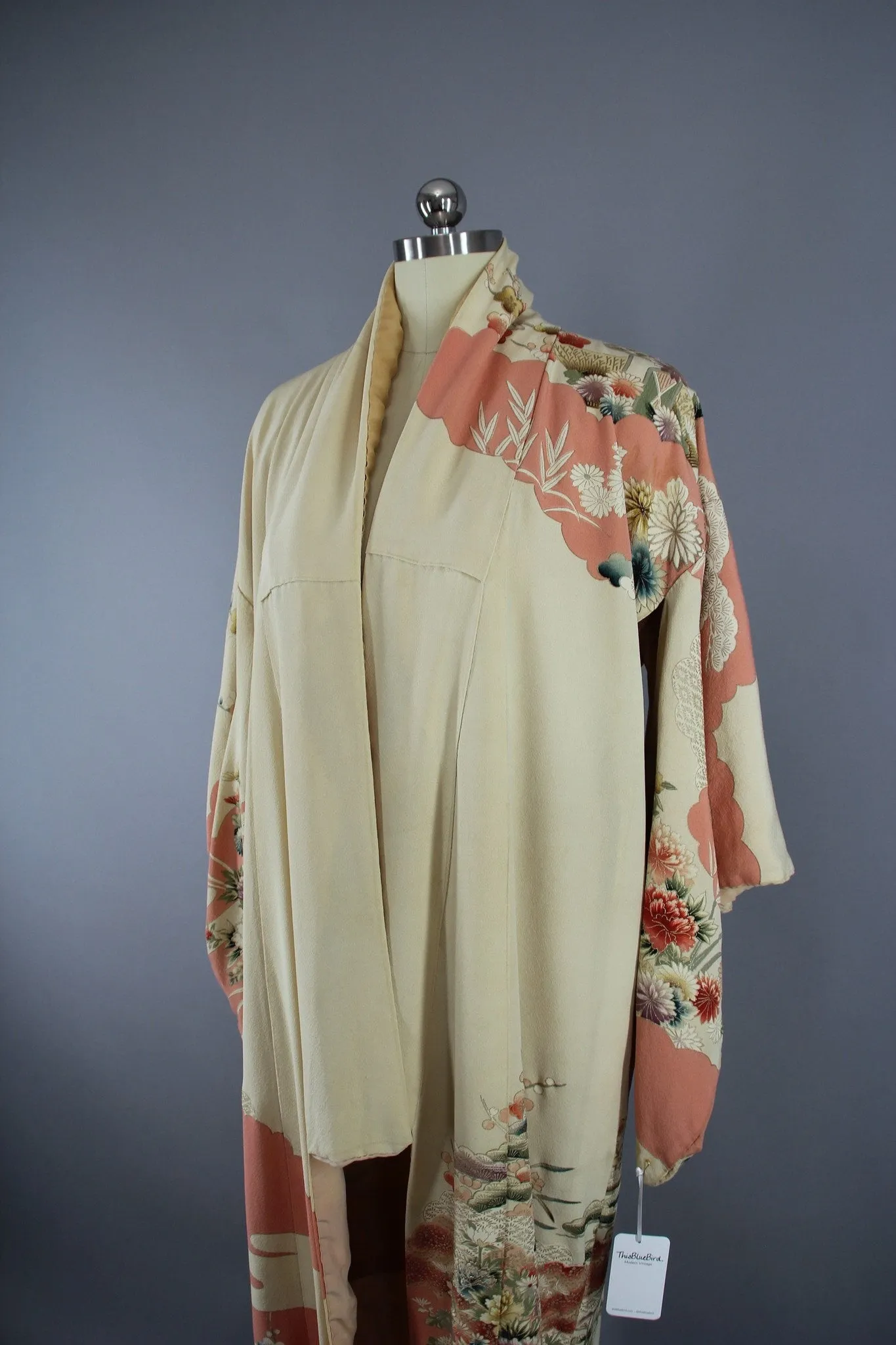 1950s Vintage Silk Kimono Robe / Salmon Pink Traditional Floral