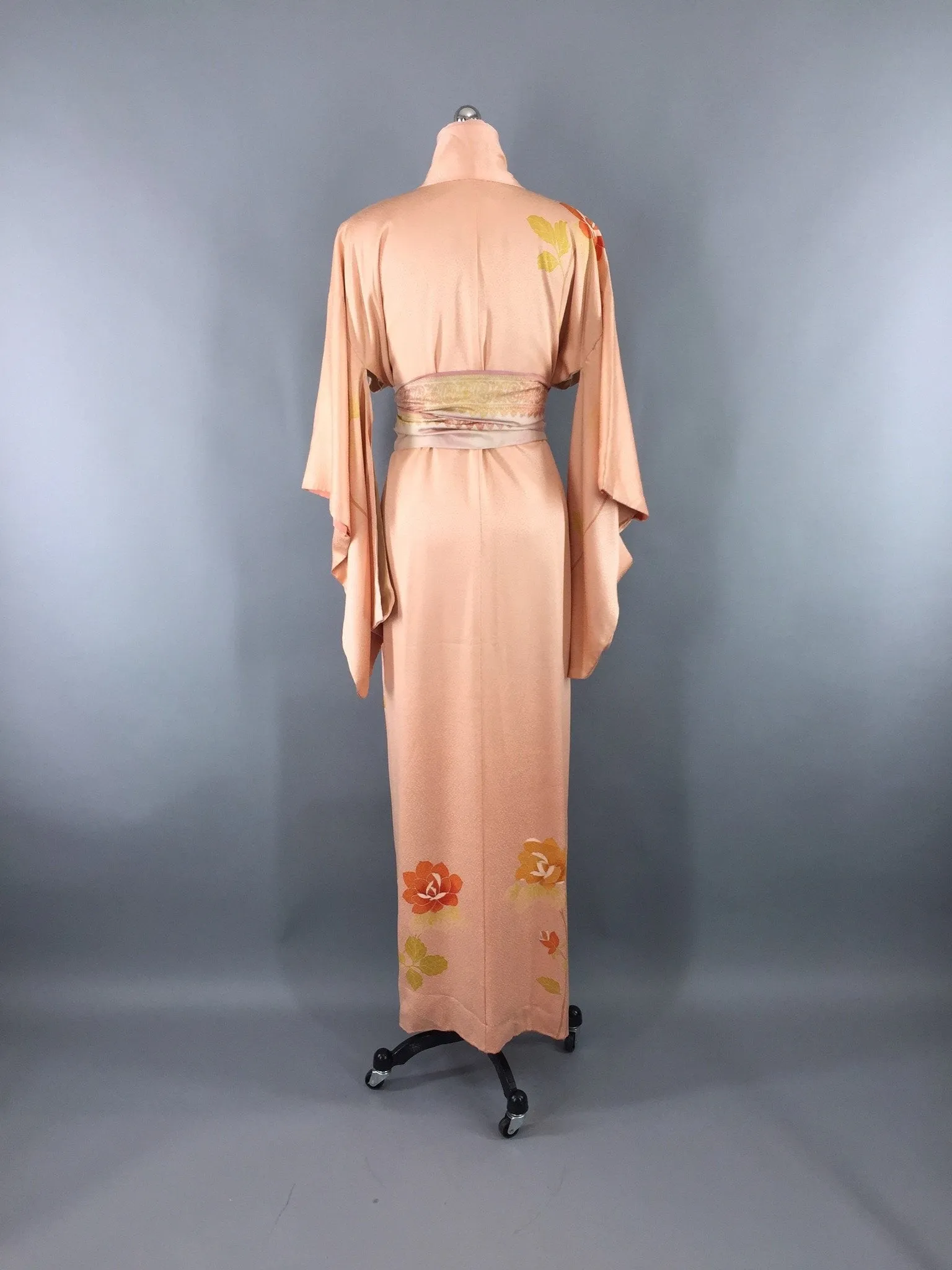 1960s Vintage Silk Kimono Robe / Peach Floral Print