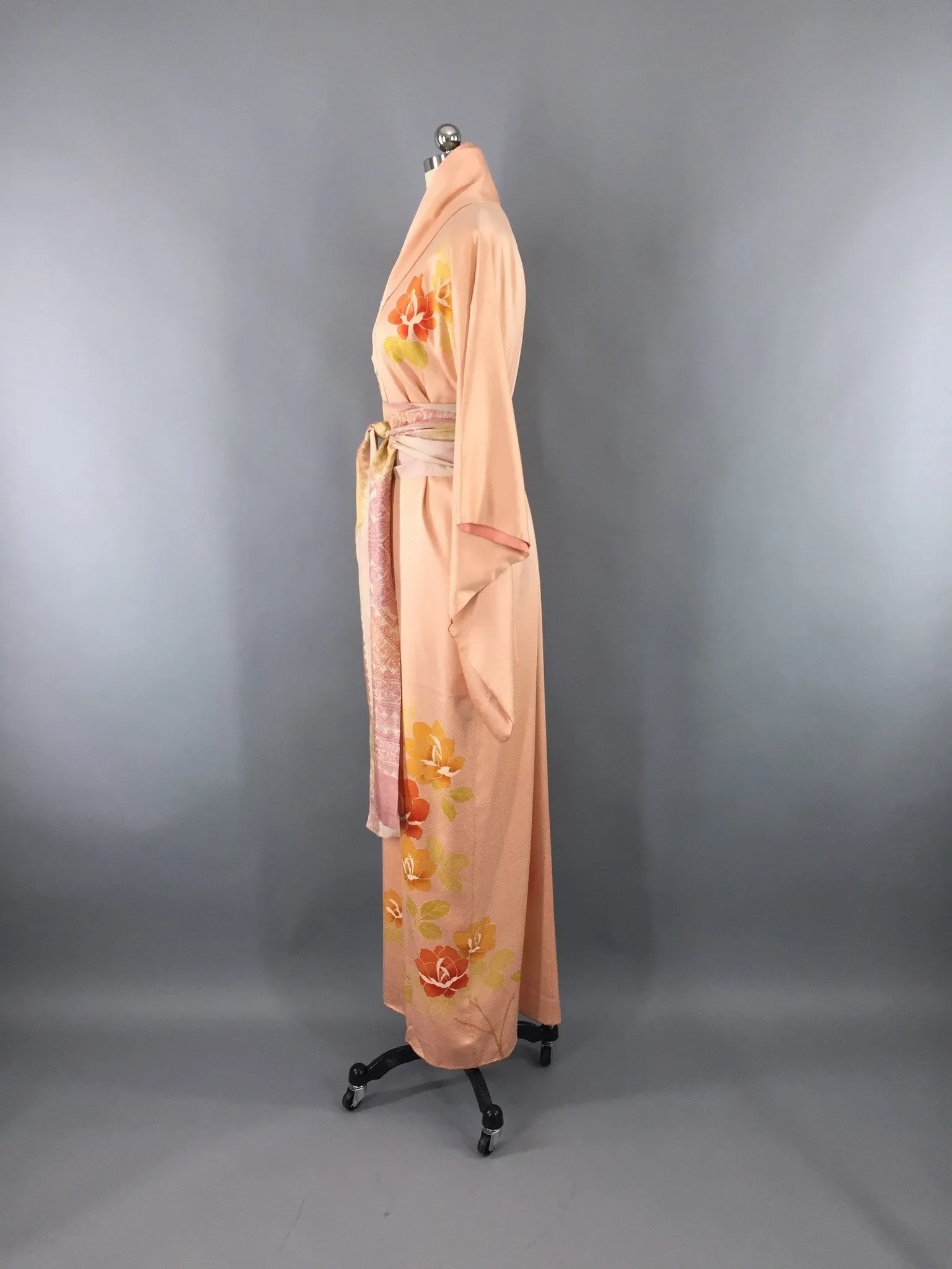 1960s Vintage Silk Kimono Robe / Peach Floral Print