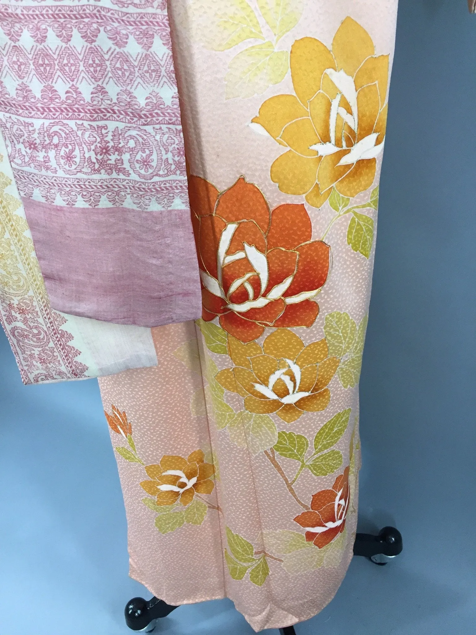 1960s Vintage Silk Kimono Robe / Peach Floral Print