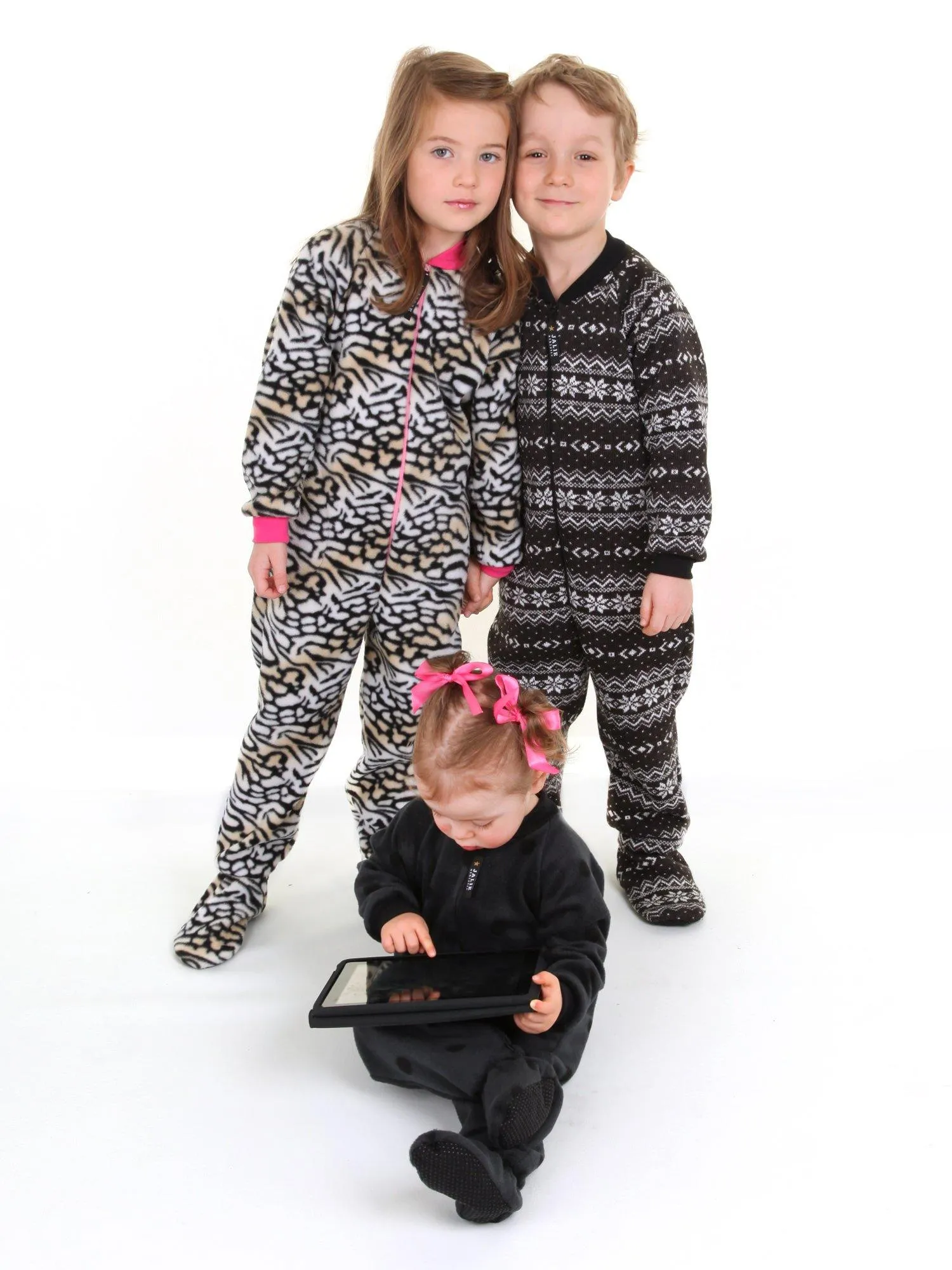 3244 // Footed pyjamas for men, women and children