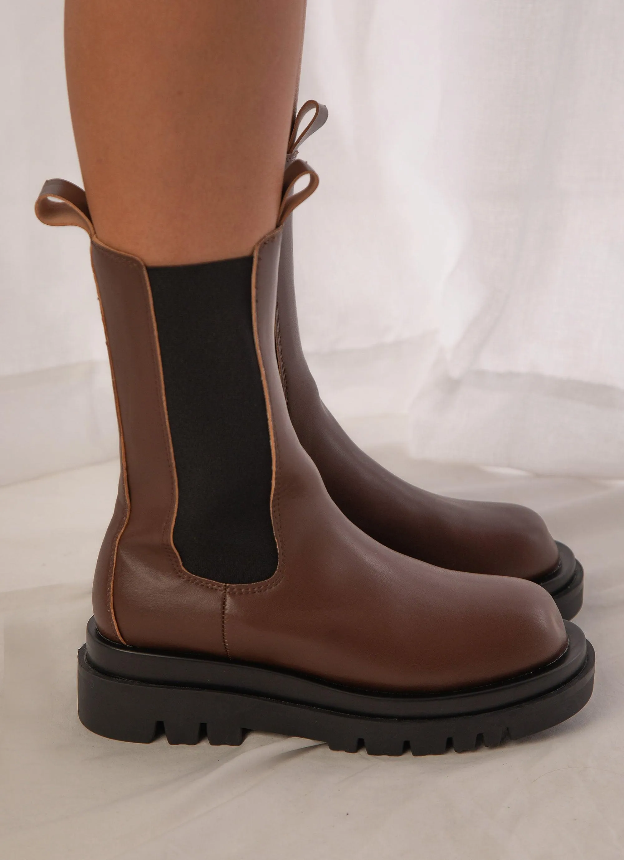 Annalise Boot - Choc Brown