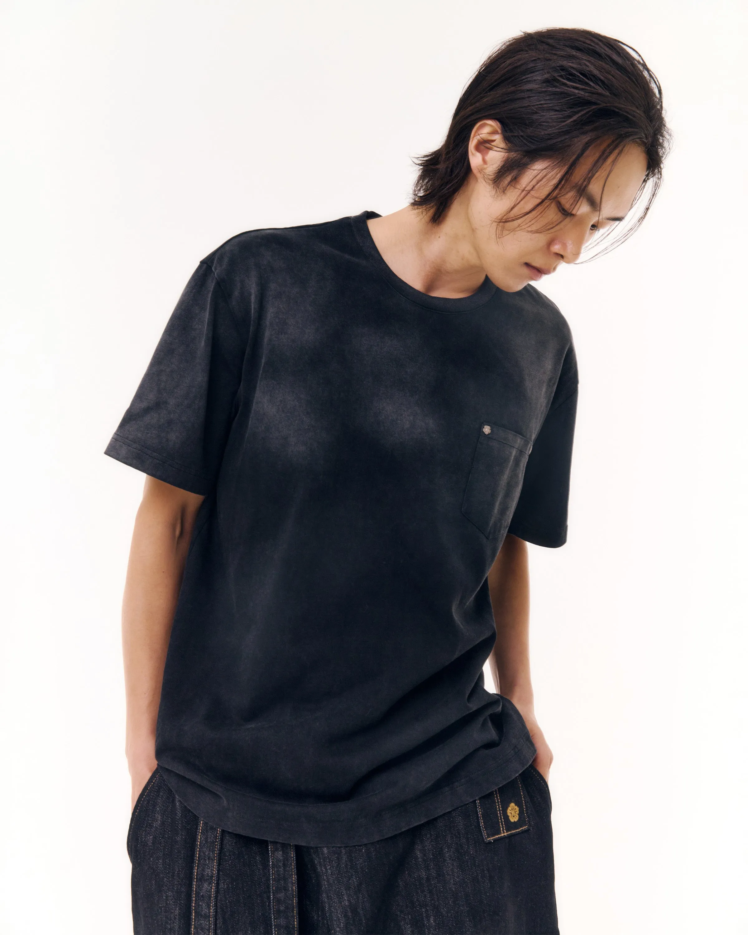 CHARCOAL WASH RIVET T-SHIRT