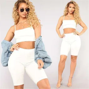 Crop-Tops und Biker Shorts Sets