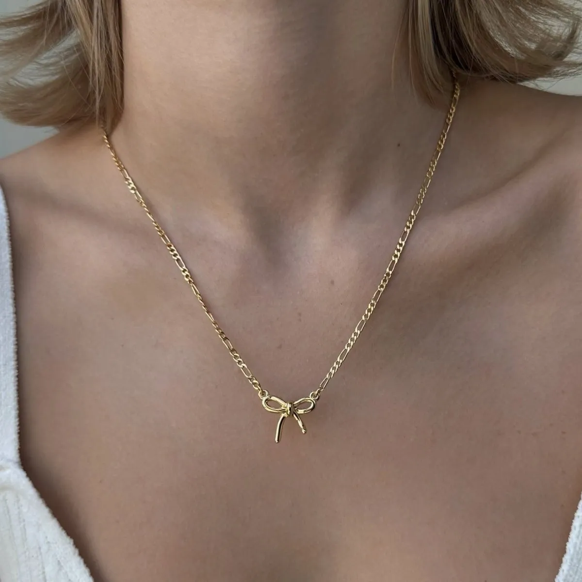 GOLDEN BOW COQUETTE NECKLACE