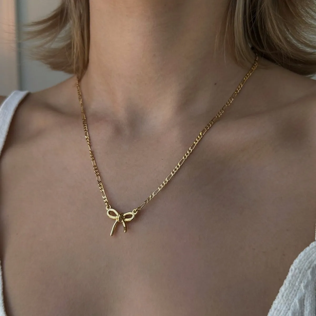 GOLDEN BOW COQUETTE NECKLACE