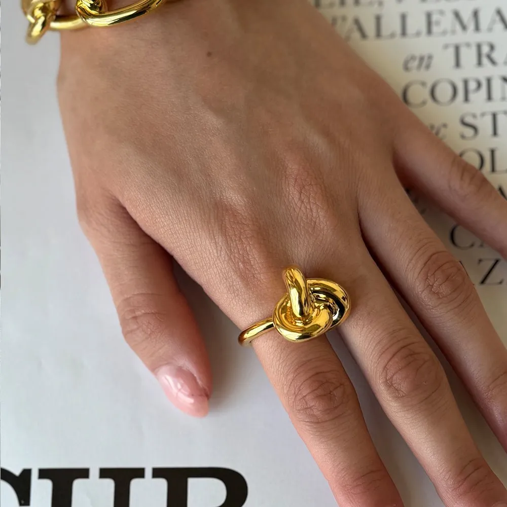 GOLDEN KNOT CHUNKY RING