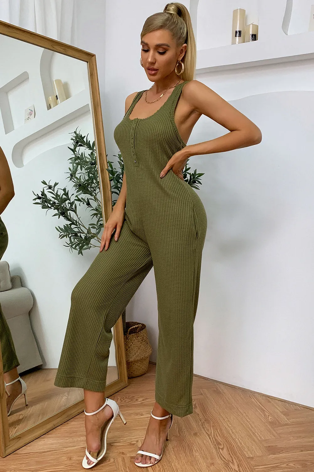 Ärmelloser Jumpsuit mit geradem Bein